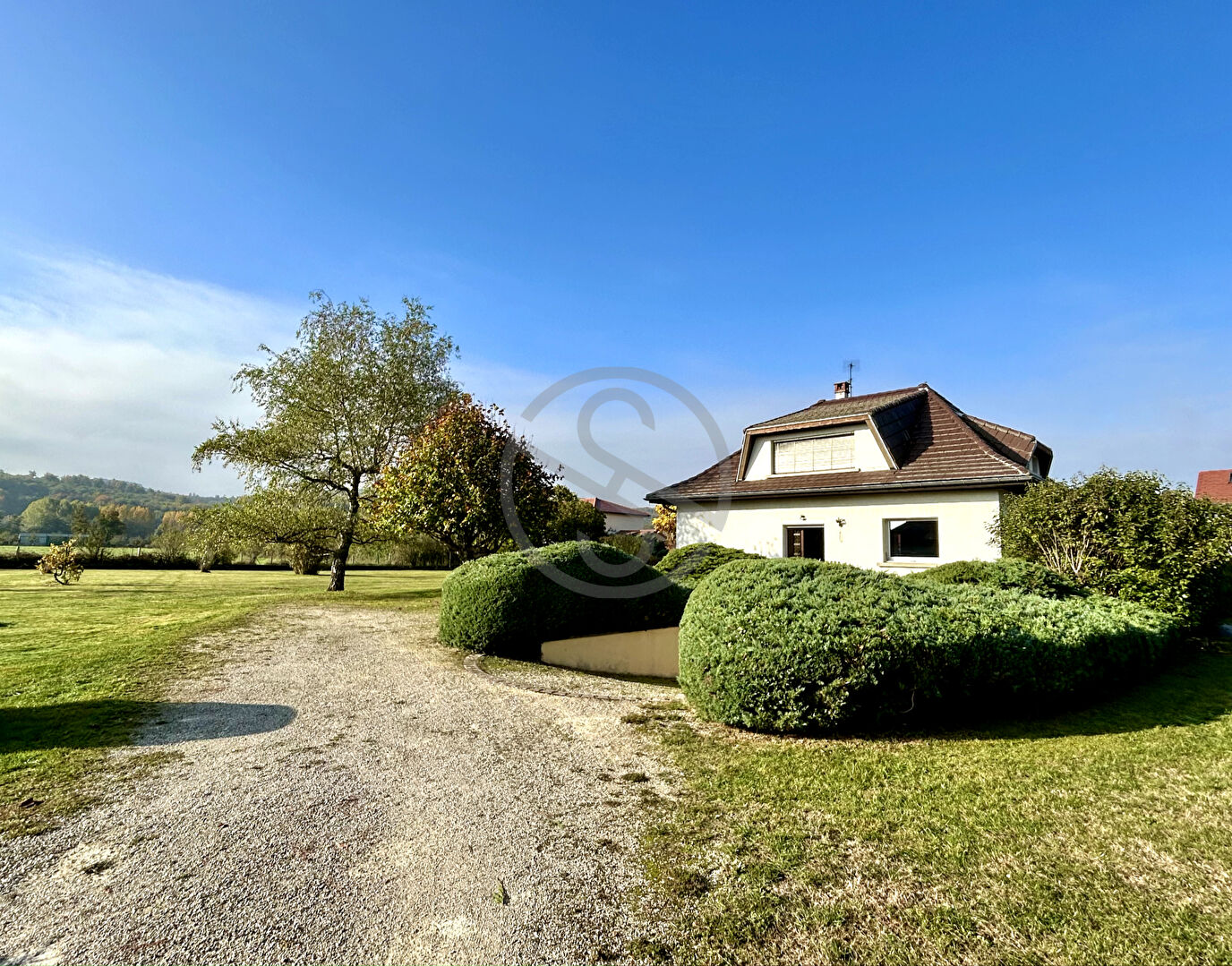 Maison à fort potentiel + terrain constructible