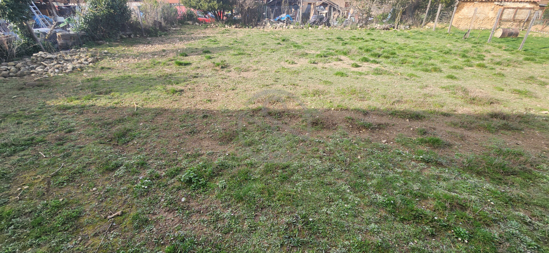 Terrain à batir sur la commune de Sardieu