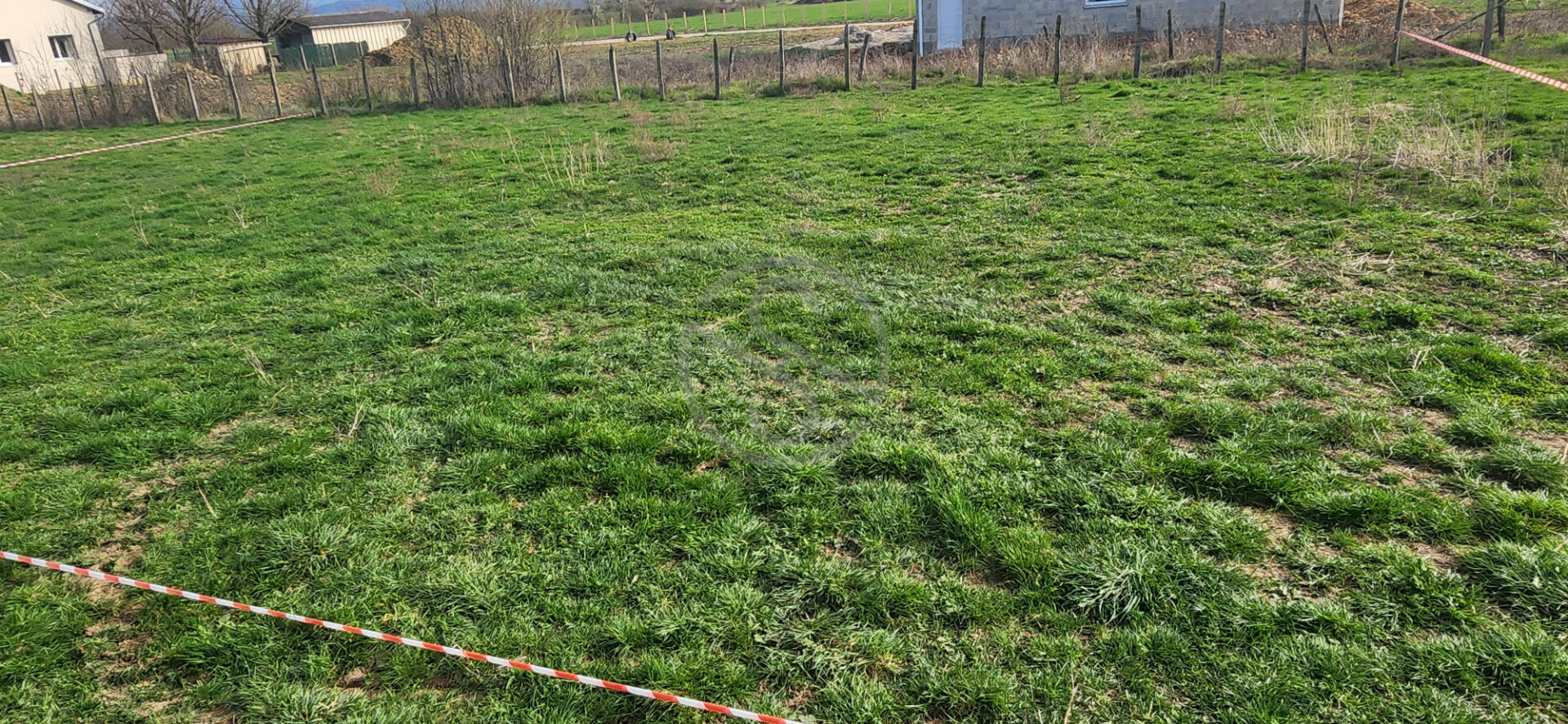 Terrain à batir sur la commune de Sardieu
