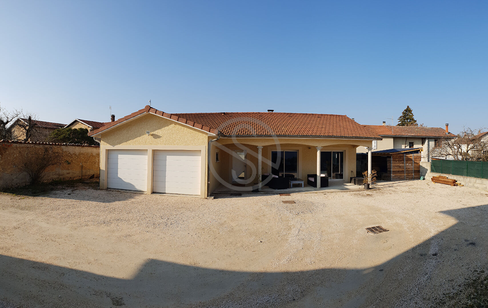 Maison plain pieds 4 chambres 6 pièces 133.12 m2 38260