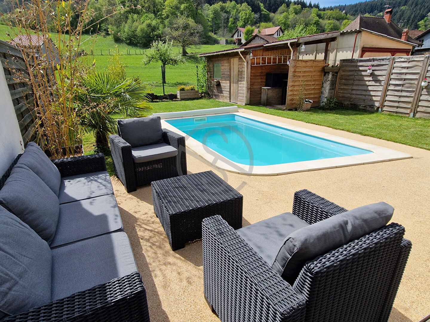 Maison 142 m2 – 4 chambres – piscine