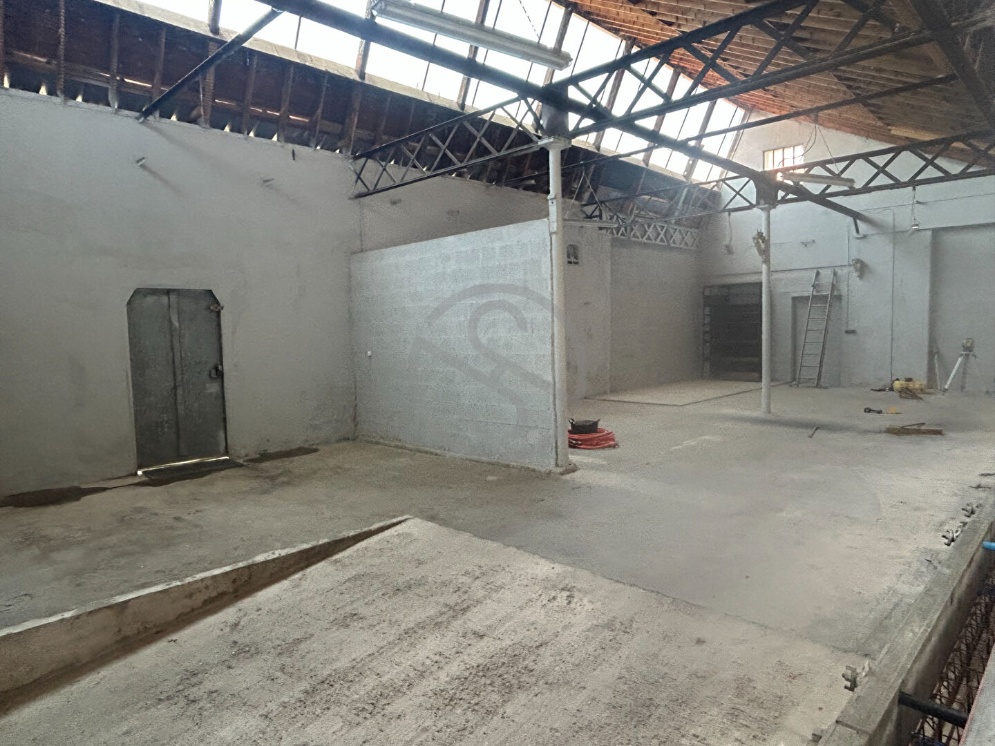 LOCAL 125 m2
