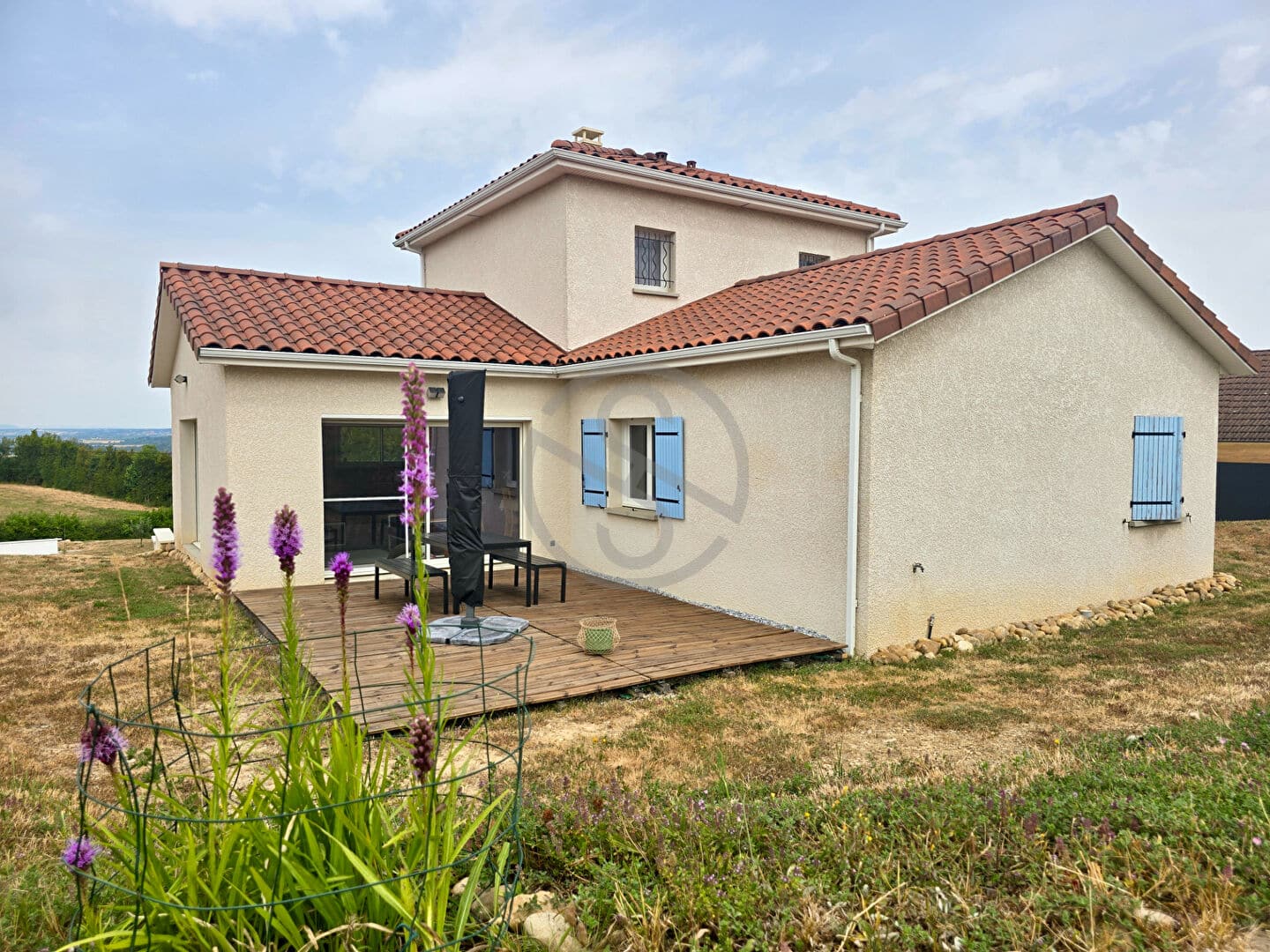 Maison  6 pièces 121 m2 avec grand garage aménagé
