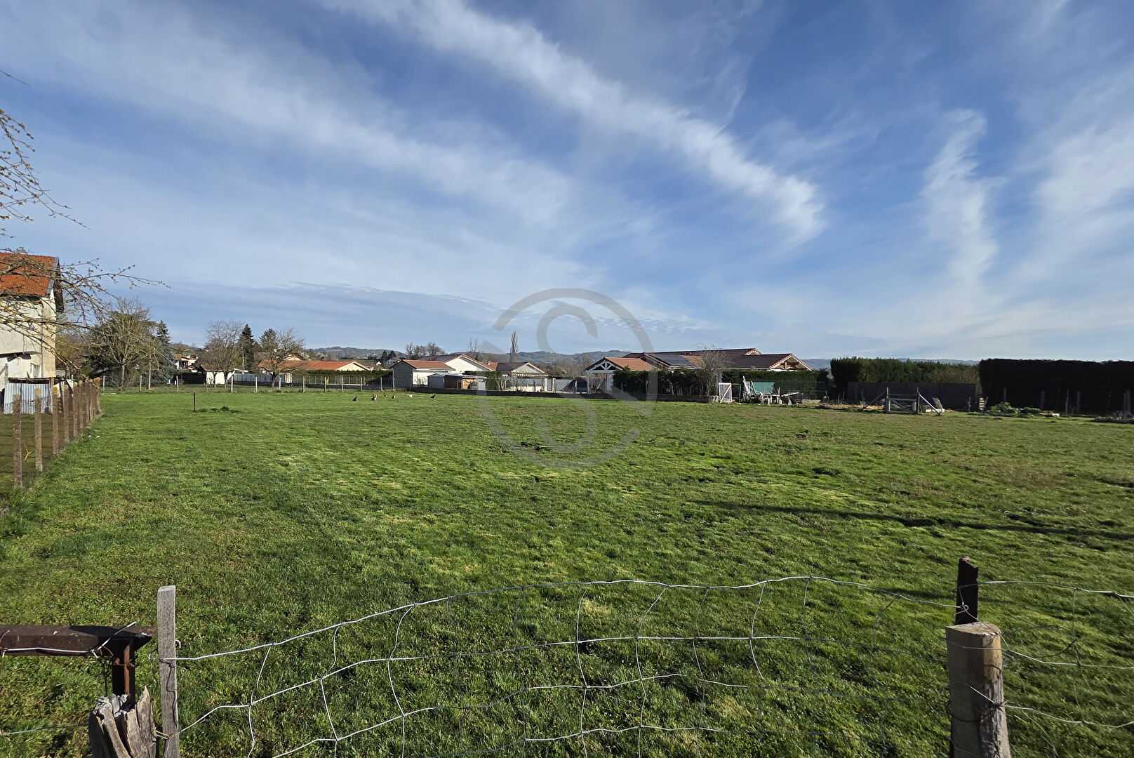 Terrain constructible à Sardieu 1164 m2