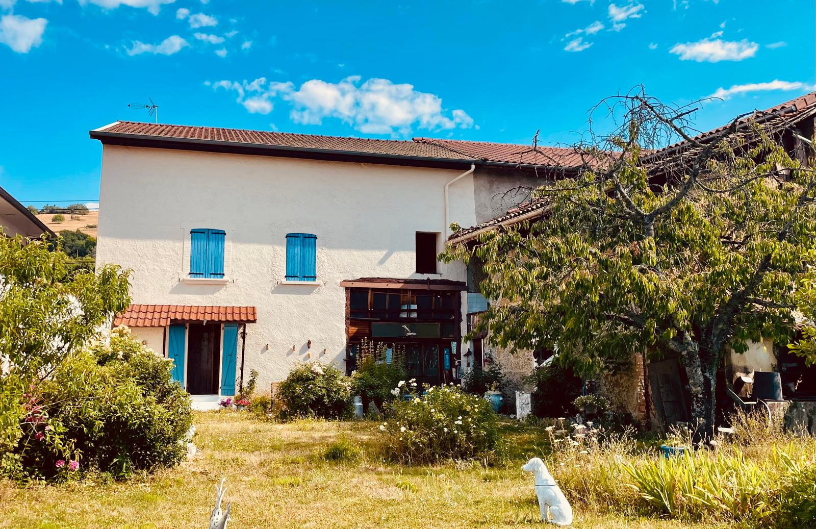 Maison  de ville La- Cote -Saint- André  avec dépendance sur terrain 529m²
